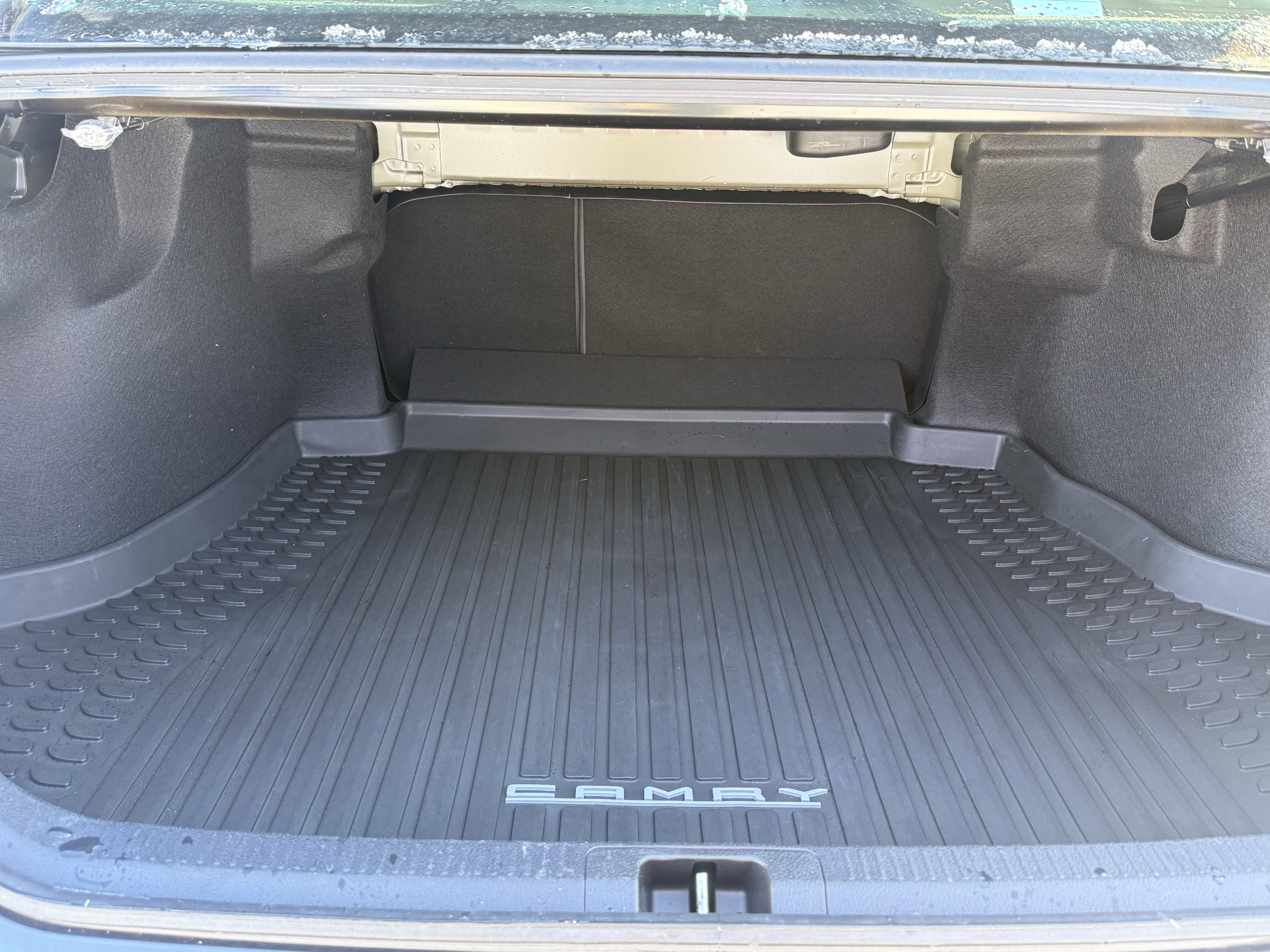 2021 Toyota Camry Hybrid SE