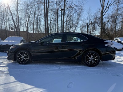 2021 Toyota Camry Hybrid SE