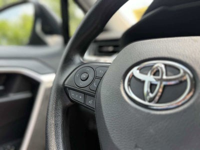 2022 Toyota RAV4 Hybrid LE