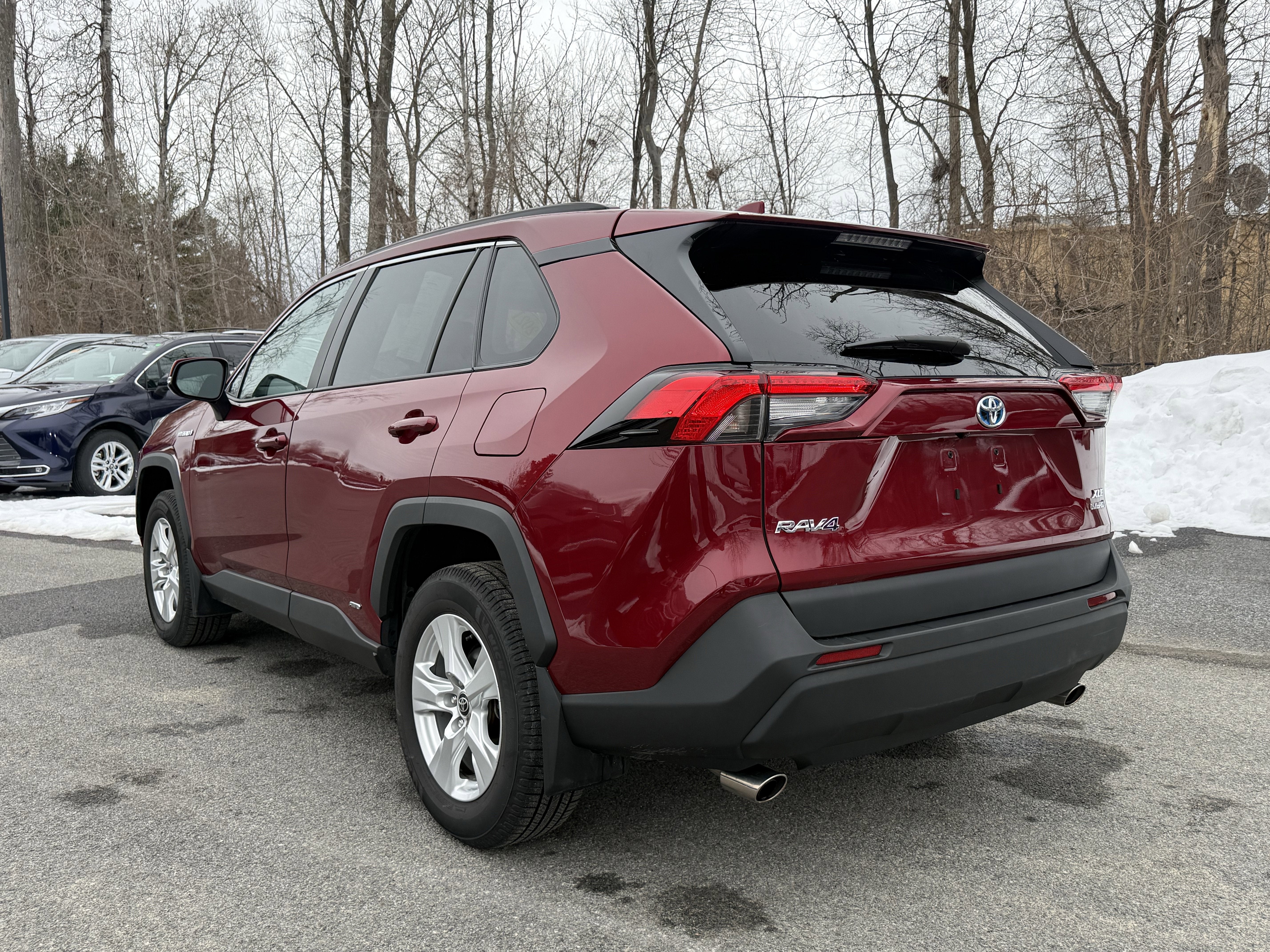 2021 Toyota RAV4 Hybrid XLE