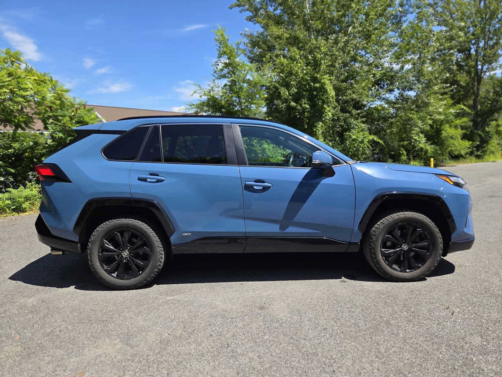 2022 Toyota RAV4 Hybrid SE