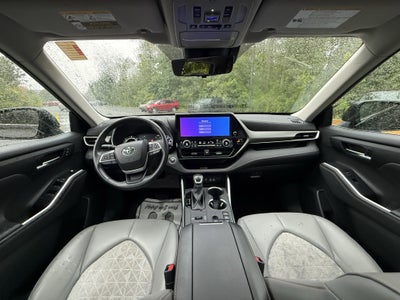 2023 Toyota Highlander Hybrid Bronze Edition