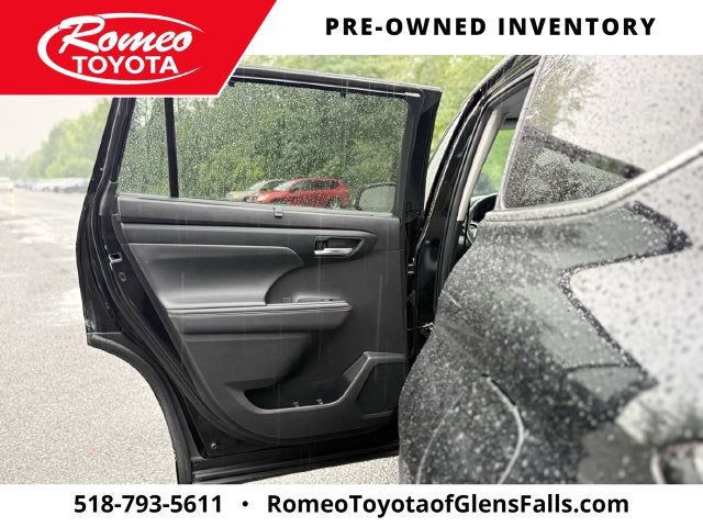 2023 Toyota Highlander Hybrid Bronze Edition