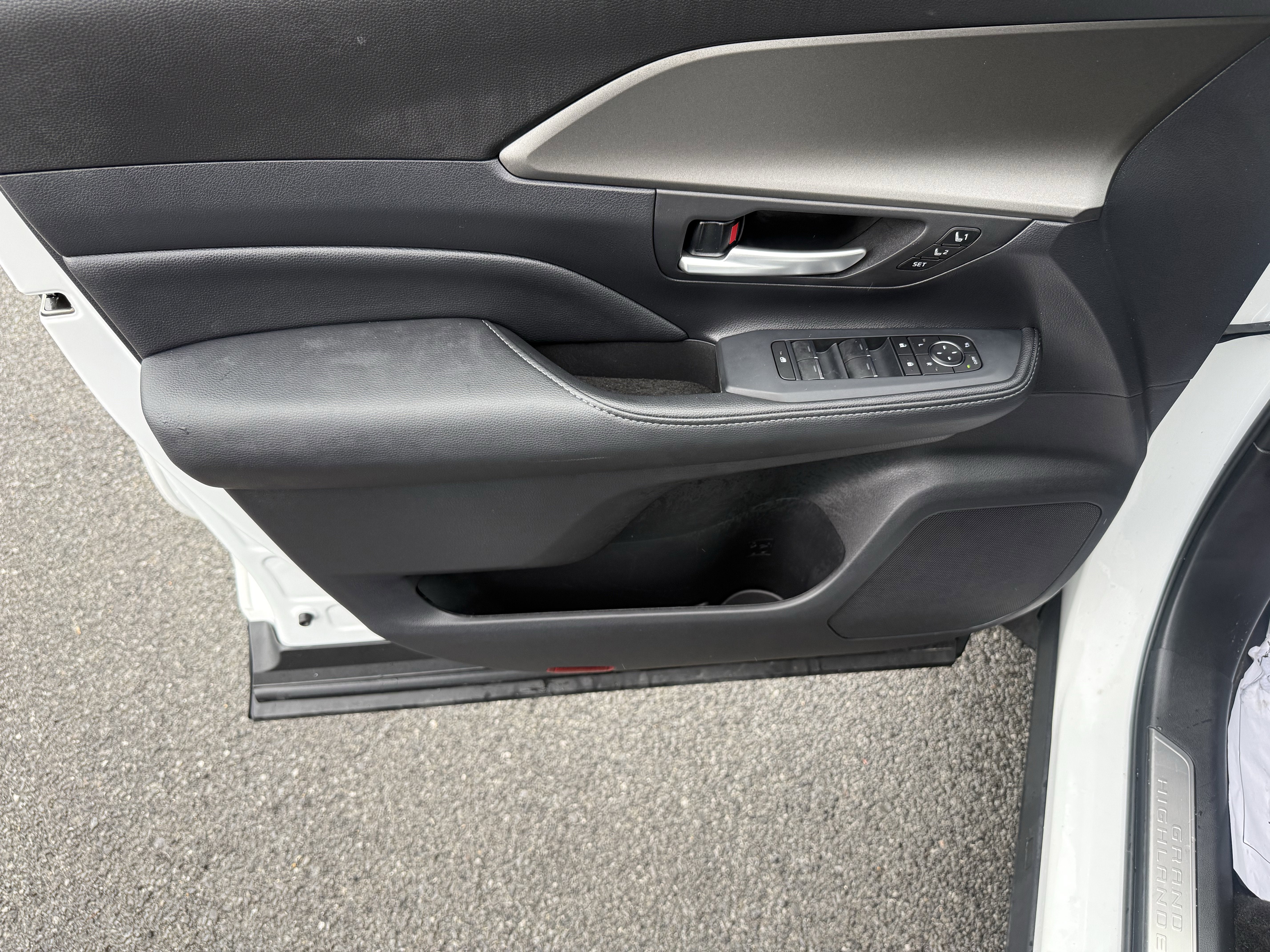 2025 Toyota Grand Highlander Hybrid Nightshade Edition