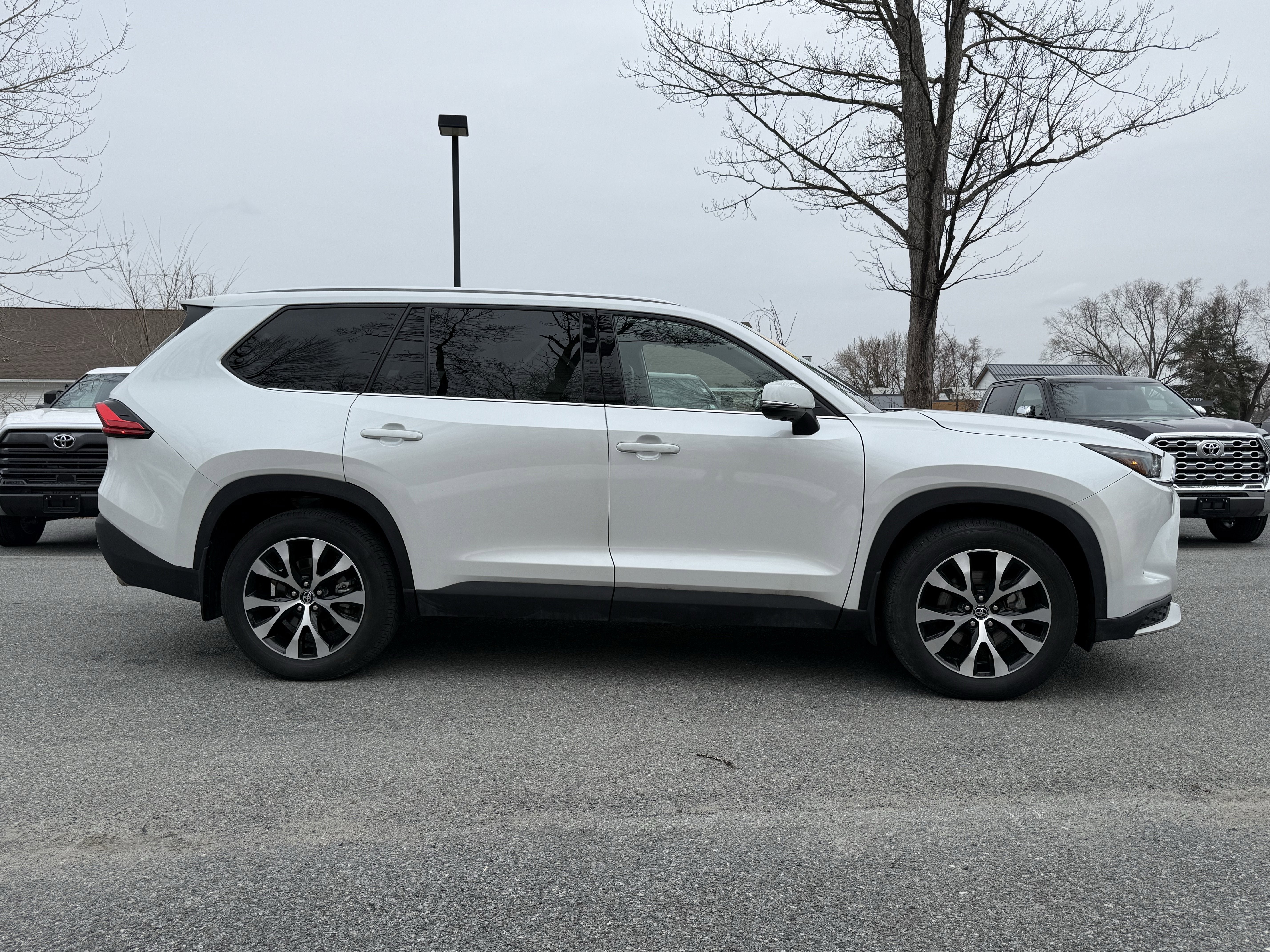 2024 Toyota Grand Highlander Hybrid Base