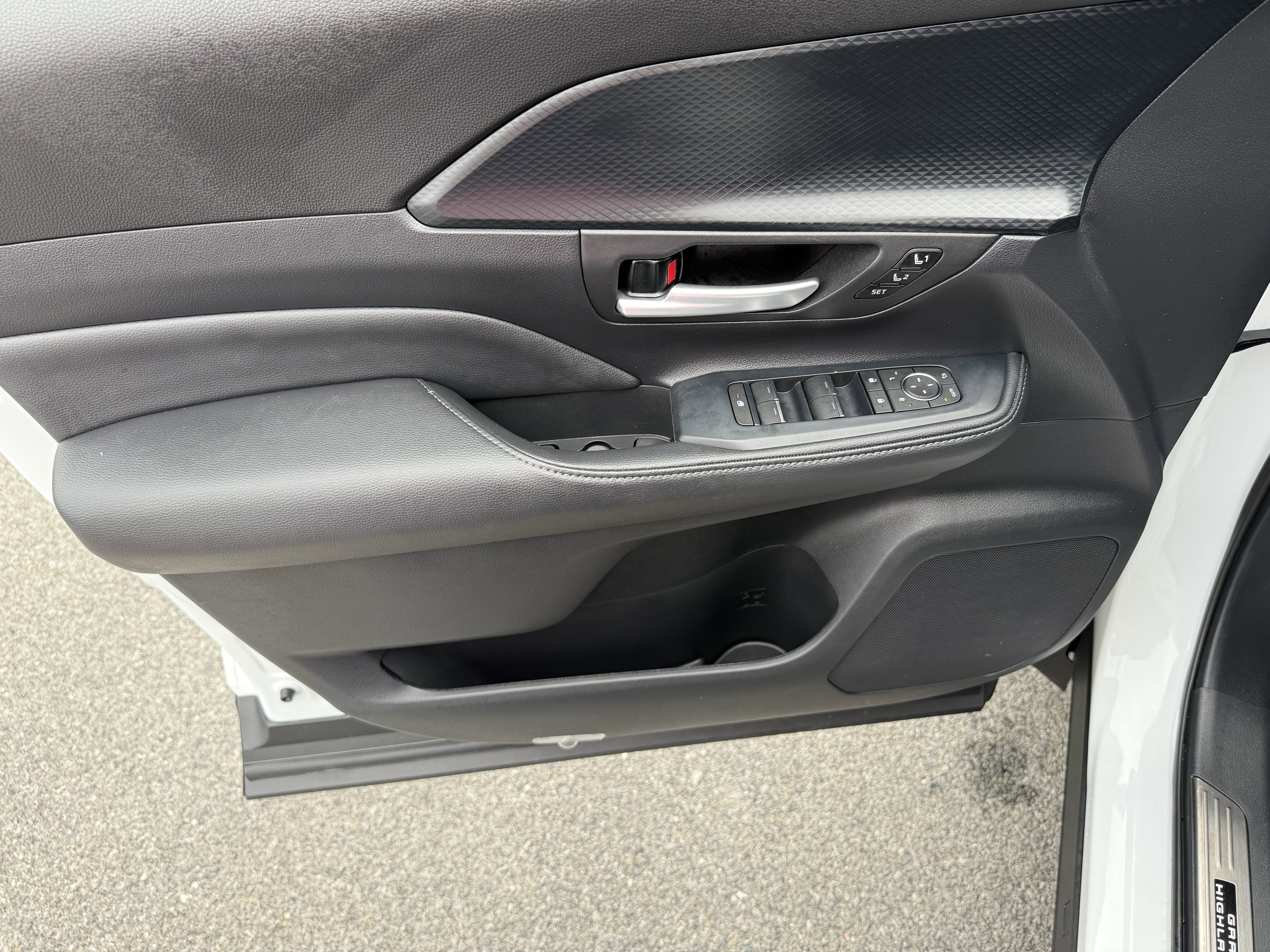 2024 Toyota Grand Highlander Hybrid Base