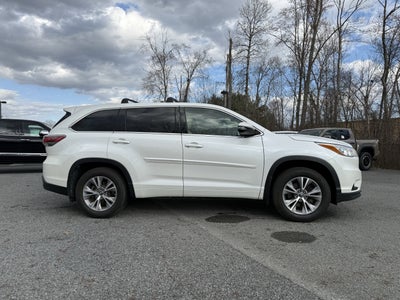 2016 Toyota Highlander LE Plus V6