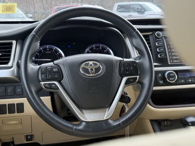2016 Toyota Highlander LE Plus V6