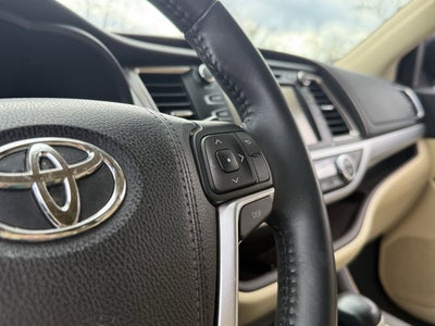 2016 Toyota Highlander LE Plus V6