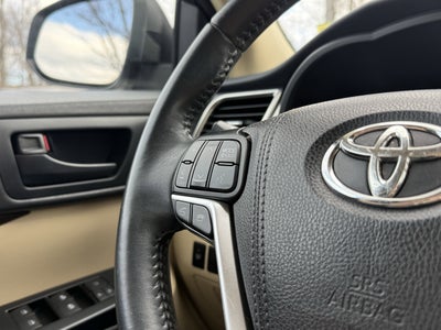 2016 Toyota Highlander LE Plus V6