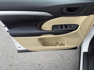 2016 Toyota Highlander LE Plus V6