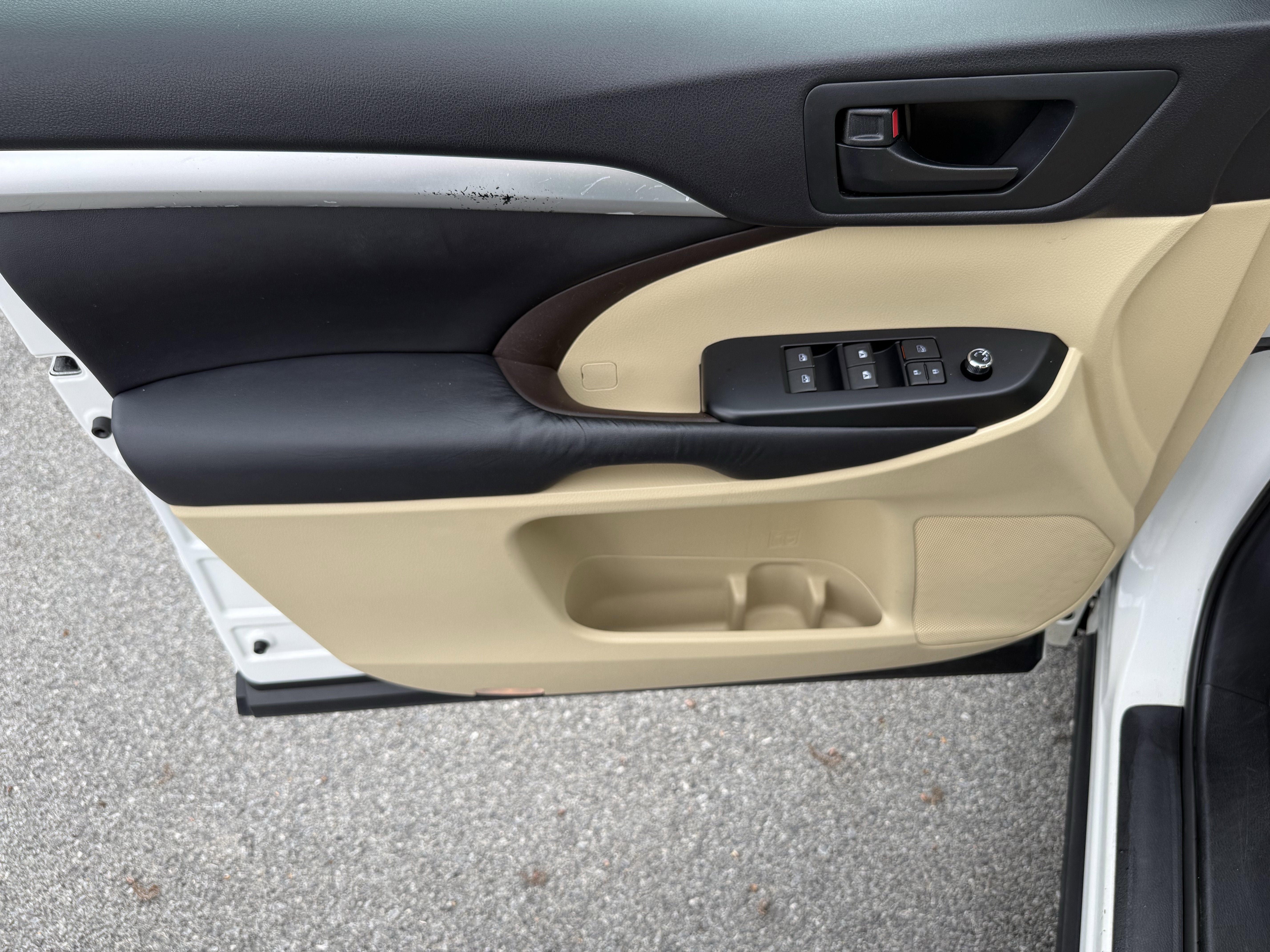 2016 Toyota Highlander LE Plus V6