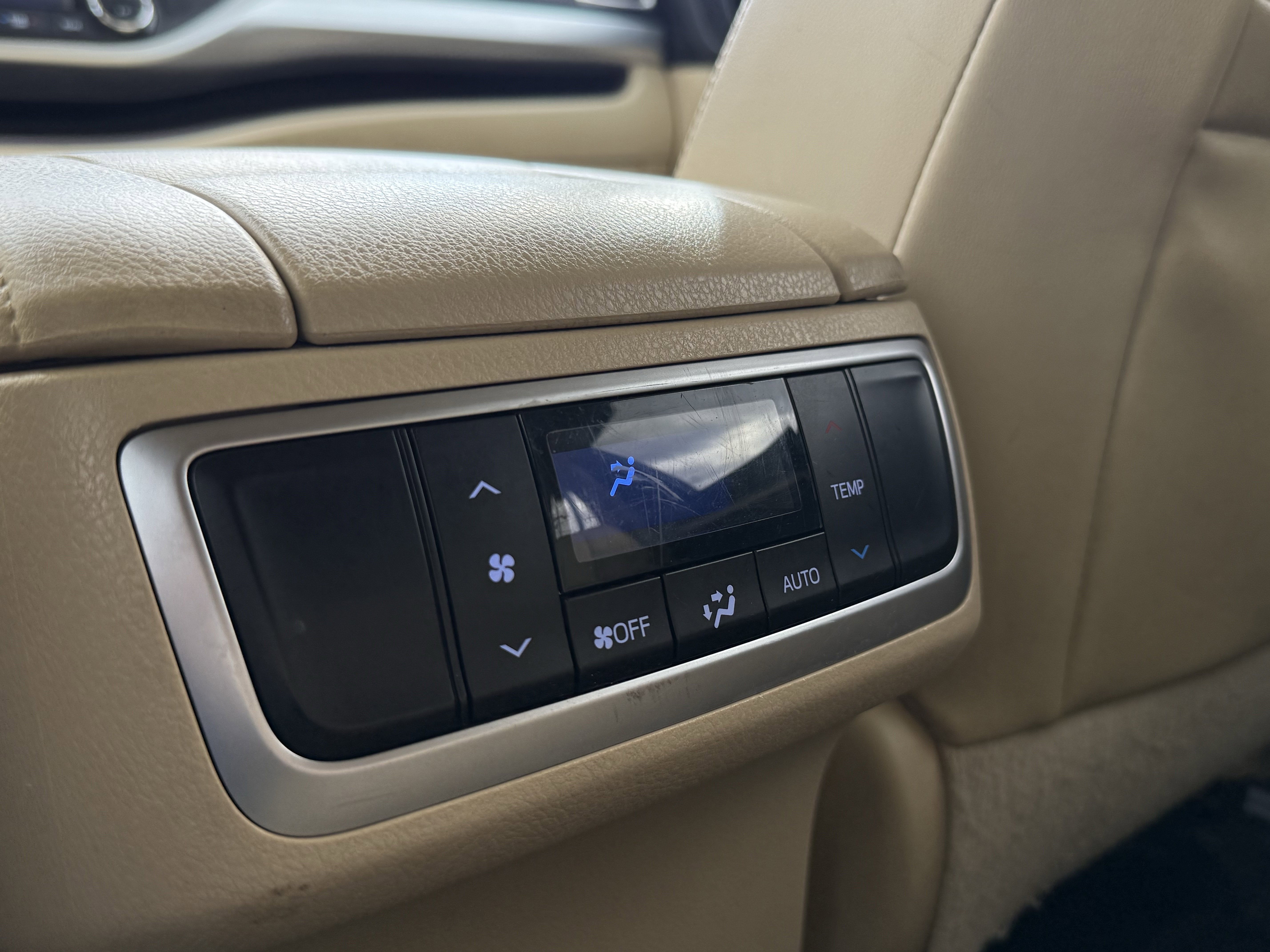 2016 Toyota Highlander LE Plus V6