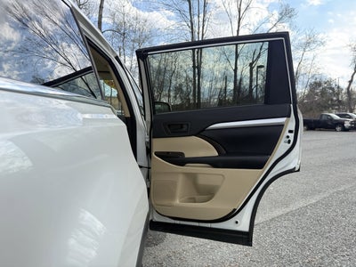 2016 Toyota Highlander LE Plus V6