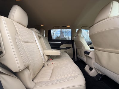 2016 Toyota Highlander LE Plus V6