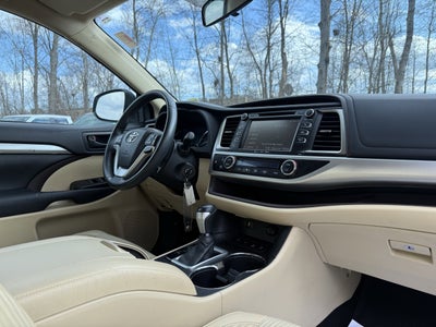 2016 Toyota Highlander LE Plus V6