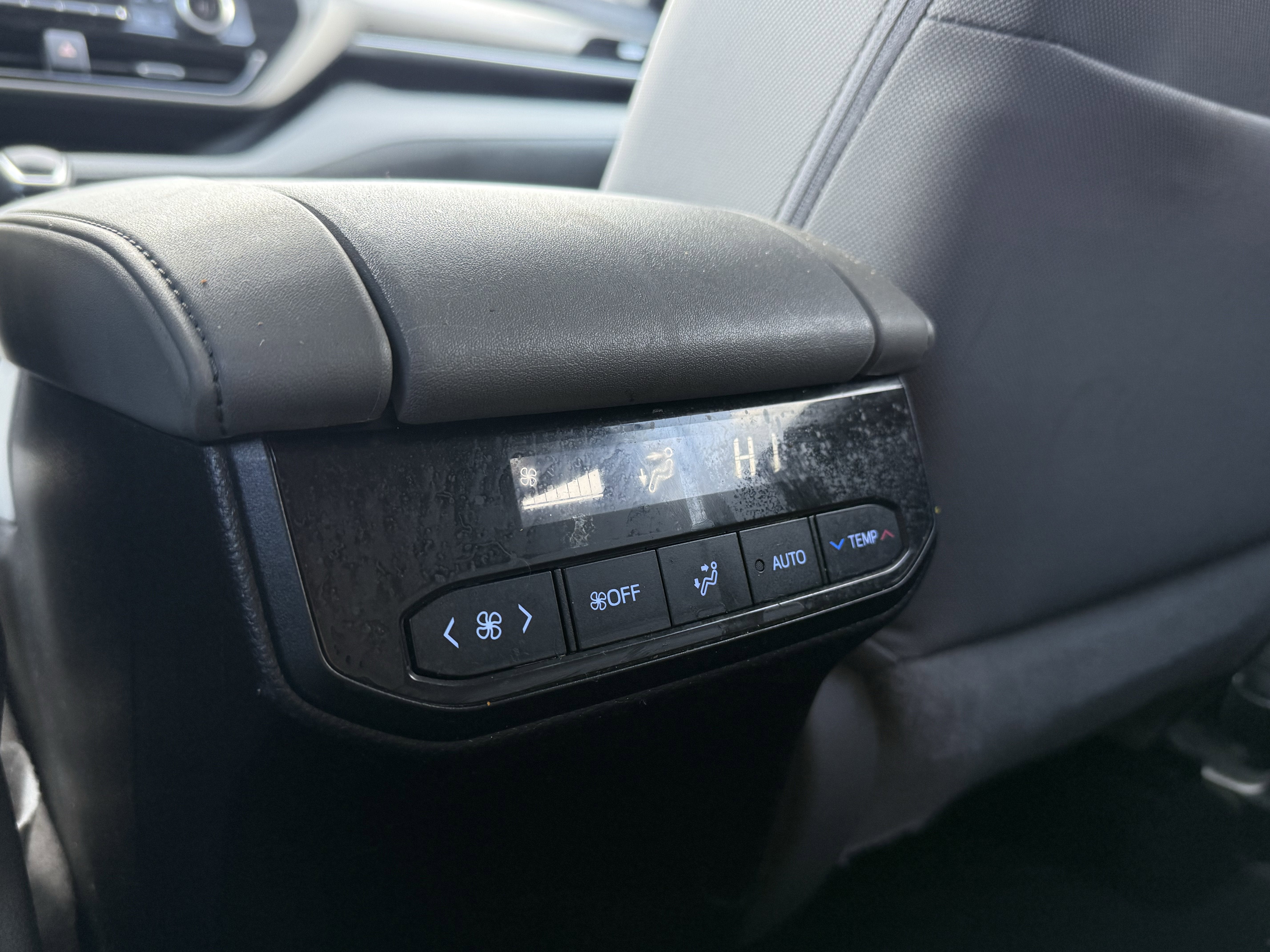 2020 Toyota Highlander LE