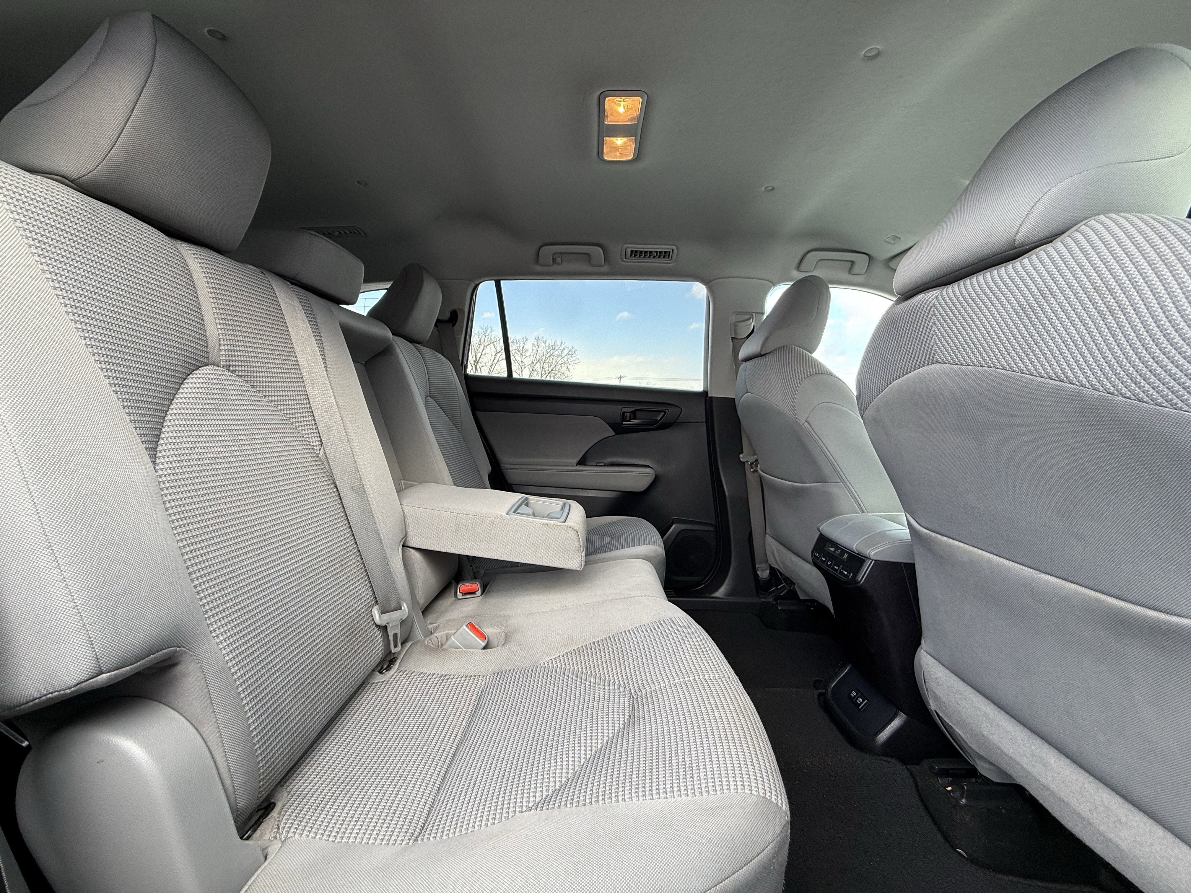 2020 Toyota Highlander LE