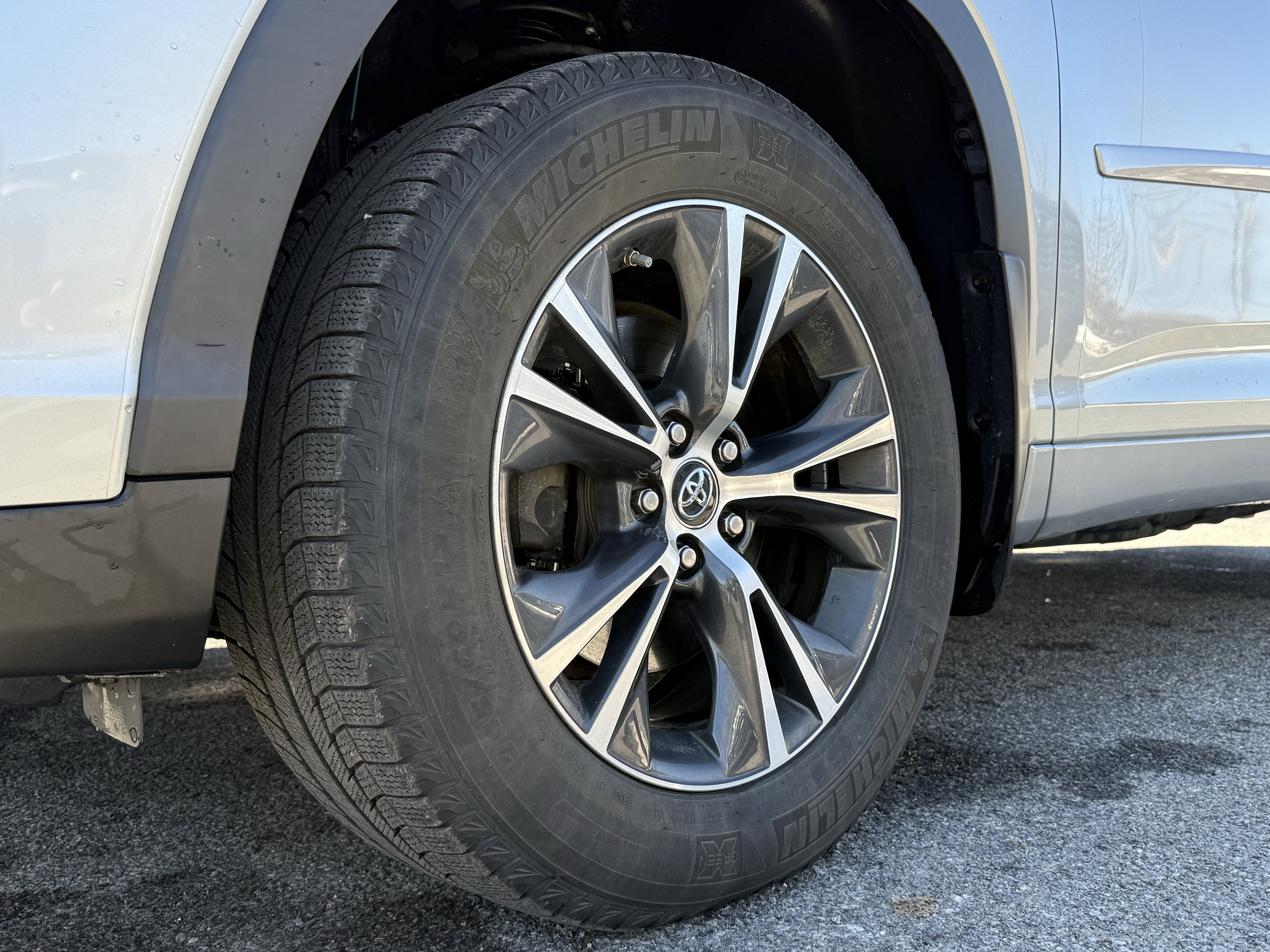 2018 Toyota Highlander Base