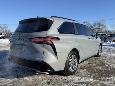 2023 Toyota Sienna XSE 7 Passenger