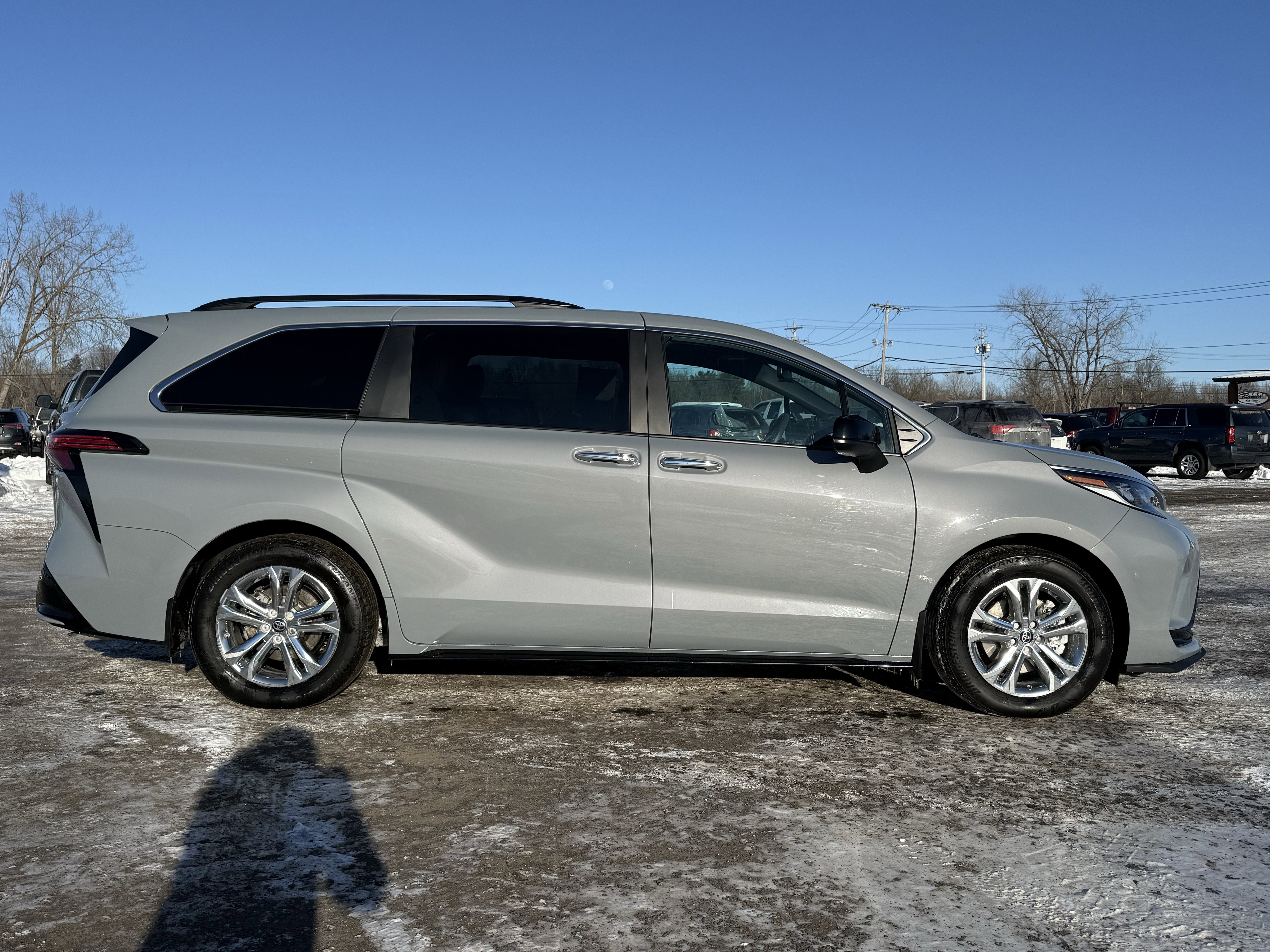 2023 Toyota Sienna XSE 7 Passenger