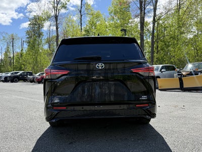 2022 Toyota Sienna XSE 7 Passenger