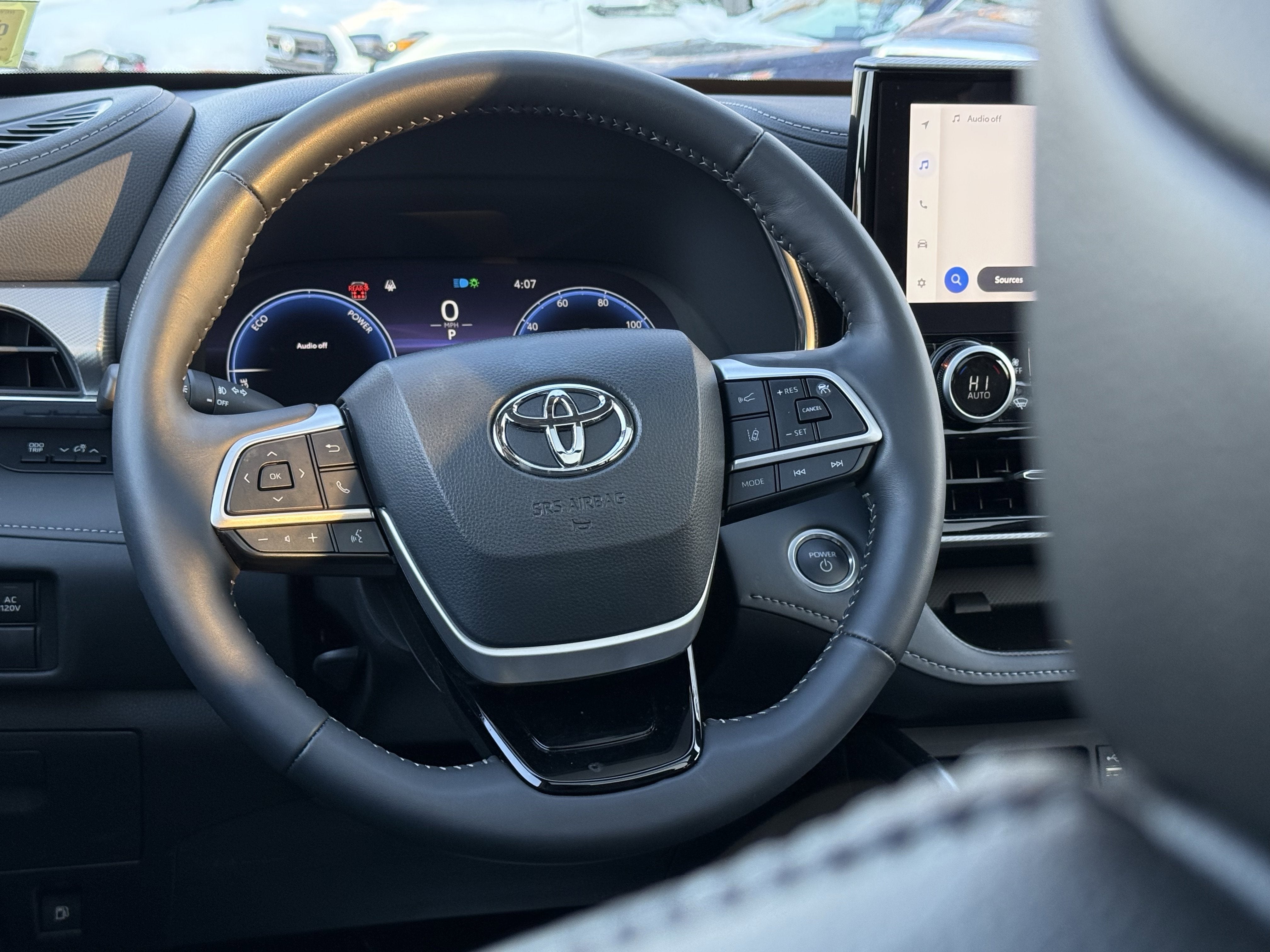 2025 Toyota Highlander Hybrid Platinum