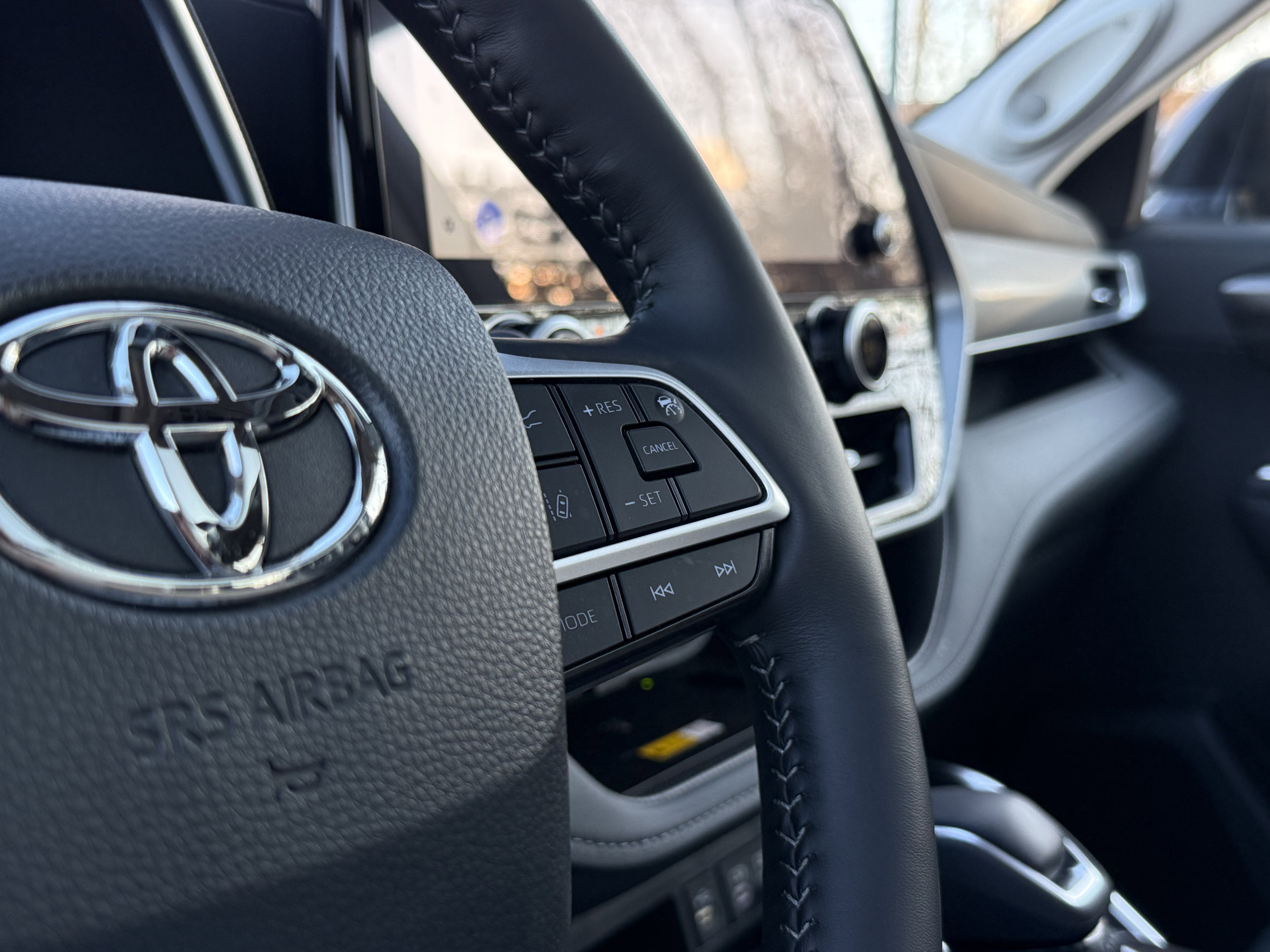 2025 Toyota Highlander Hybrid Platinum