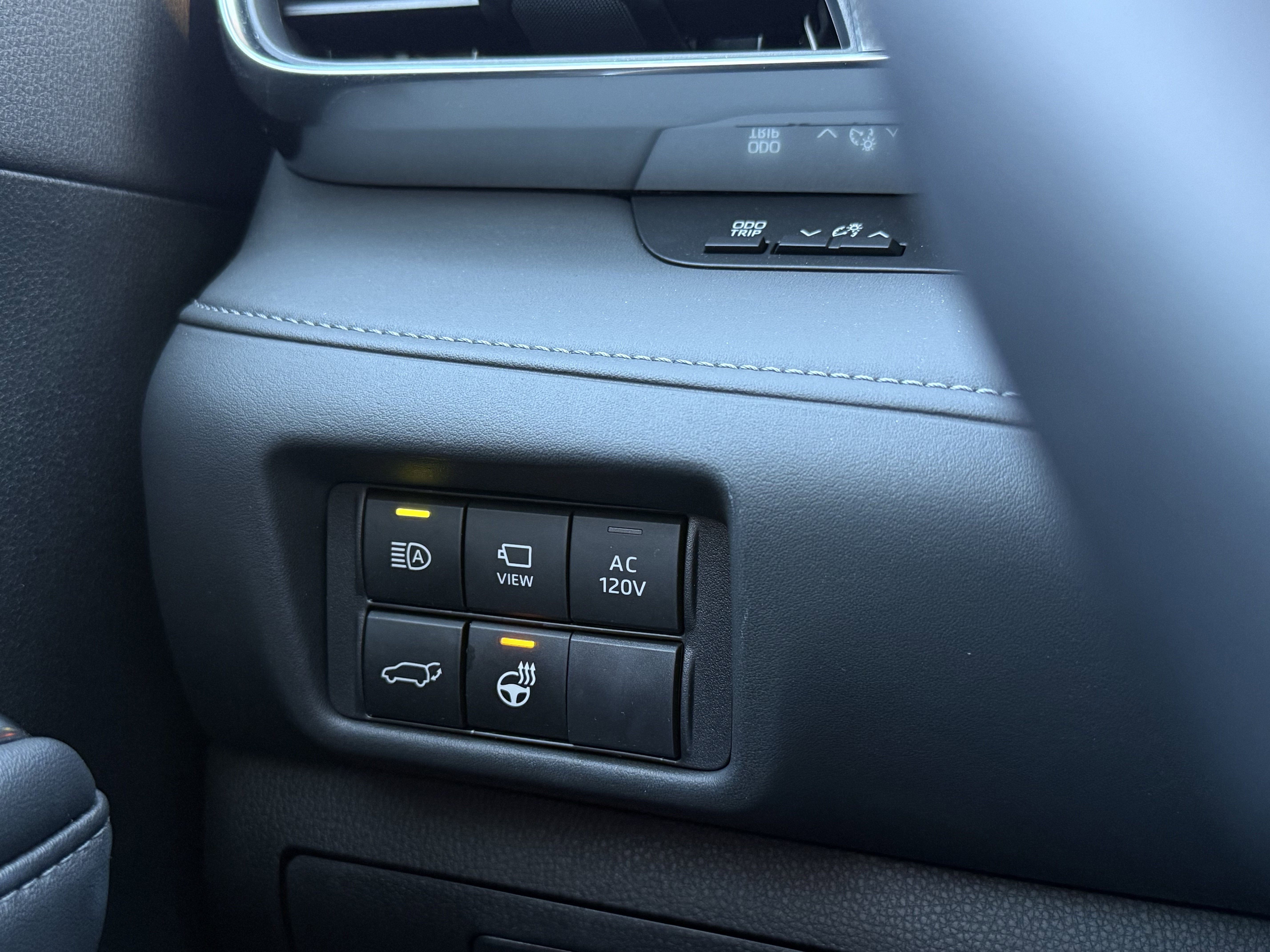 2025 Toyota Highlander Hybrid Platinum