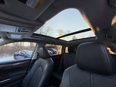 2025 Toyota Highlander Hybrid Platinum