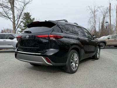2023 Toyota Highlander Hybrid Platinum