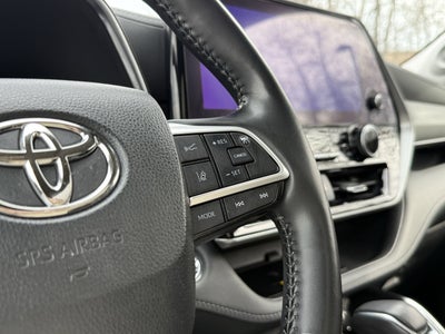 2023 Toyota Highlander Hybrid Platinum