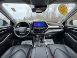 2023 Toyota Highlander Hybrid Platinum
