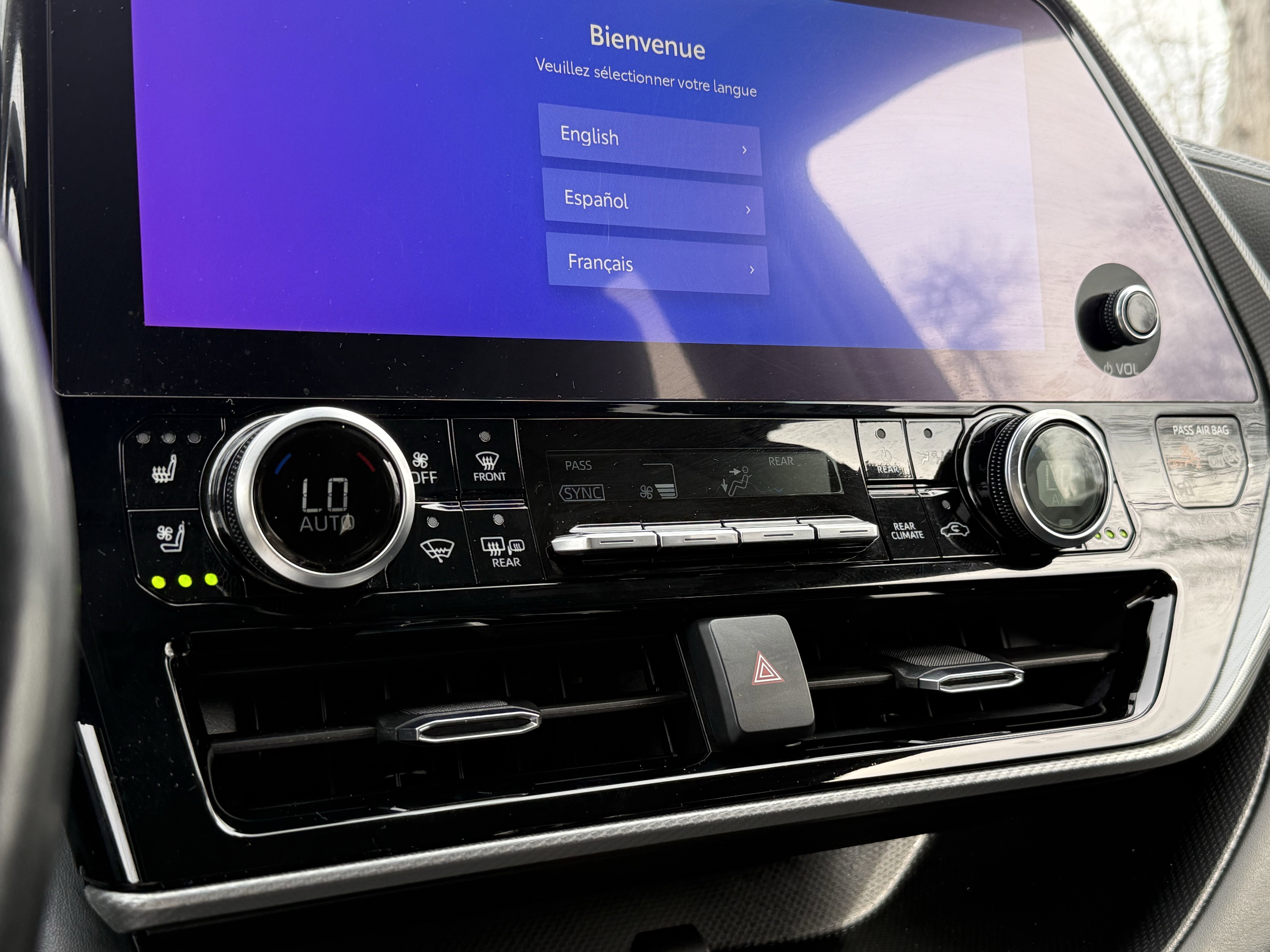 2023 Toyota Highlander Hybrid Platinum