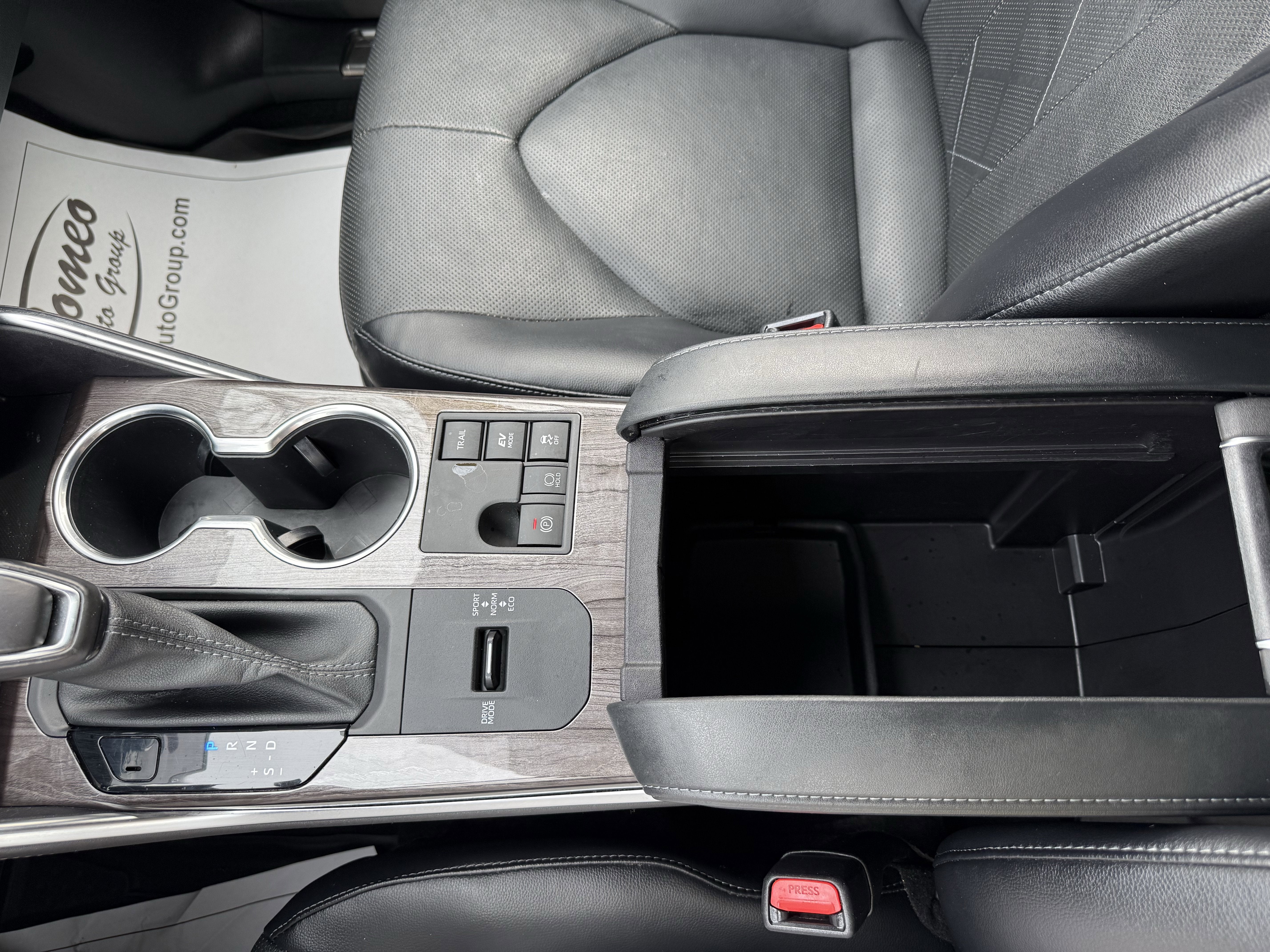 2023 Toyota Highlander Hybrid Platinum