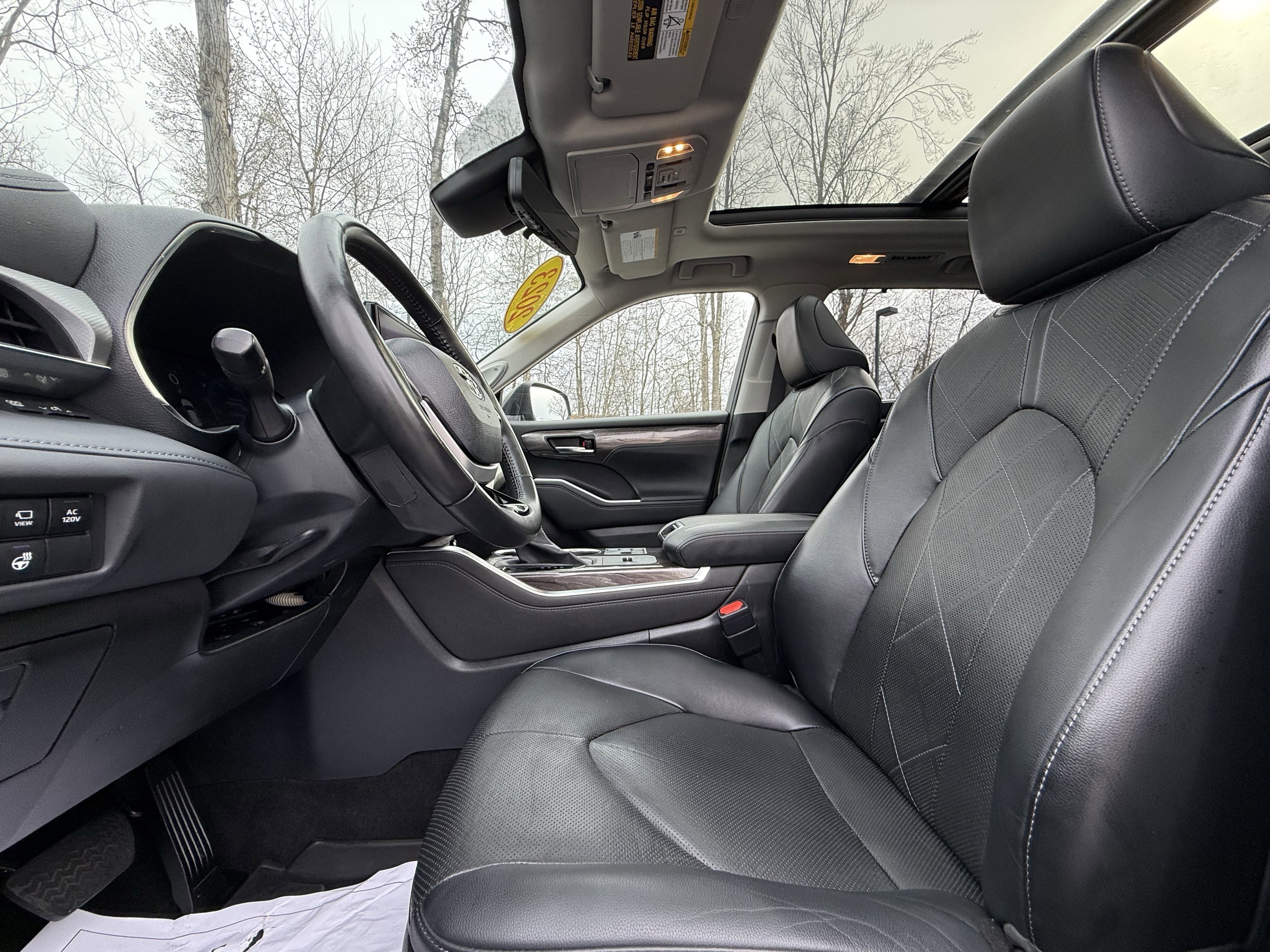 2023 Toyota Highlander Hybrid Platinum