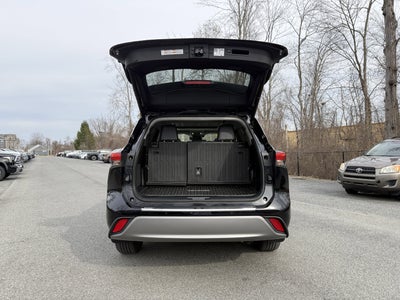 2023 Toyota Highlander Hybrid Platinum