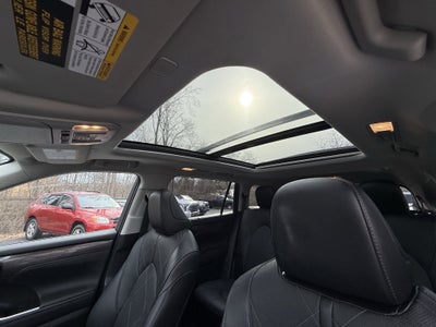 2023 Toyota Highlander Hybrid Platinum