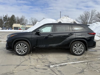 2023 Toyota Highlander Hybrid Platinum