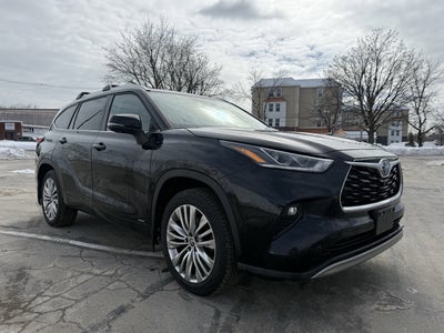 2023 Toyota Highlander Hybrid Platinum