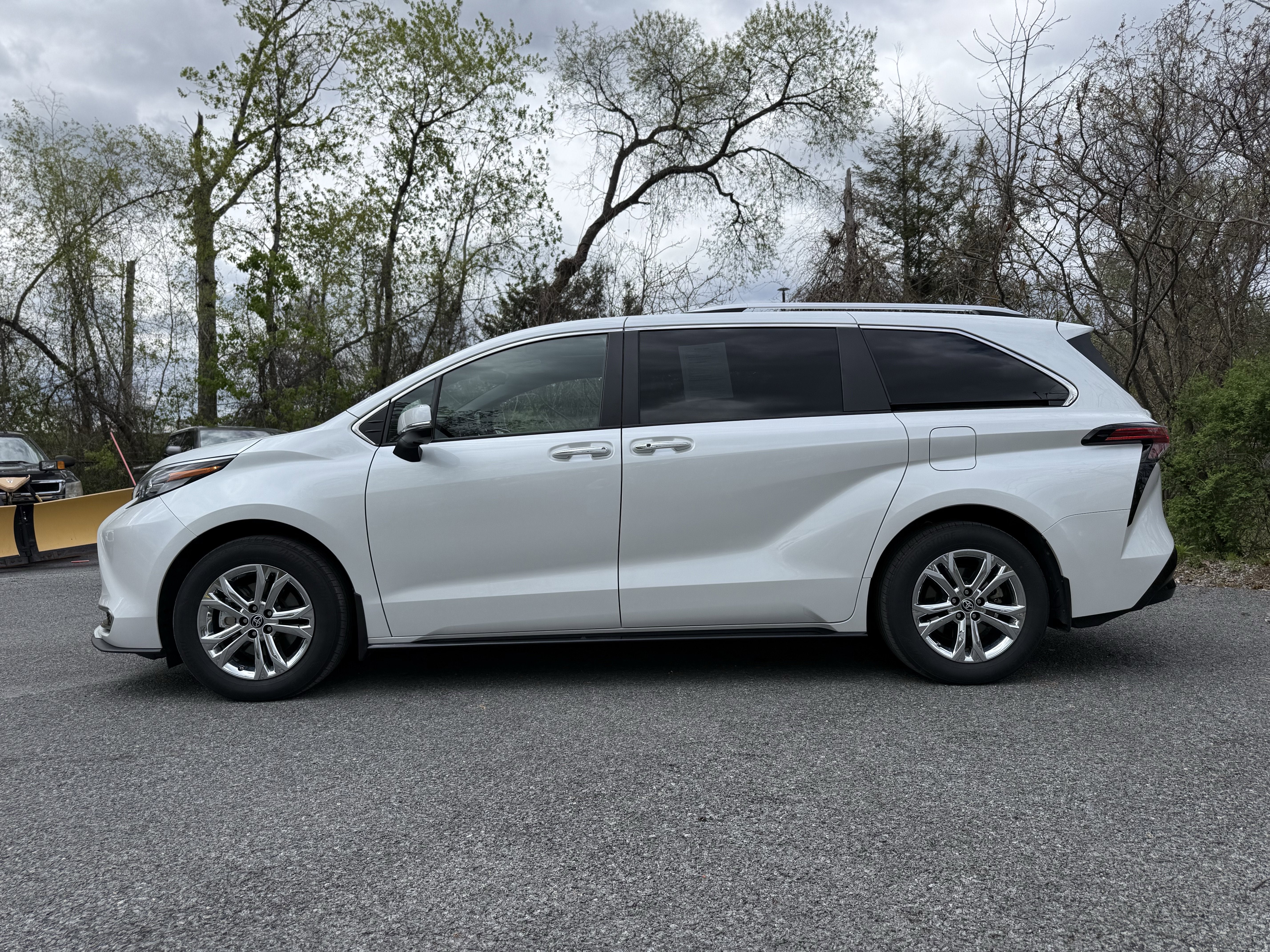 2023 Toyota Sienna Platinum 7 Passenger