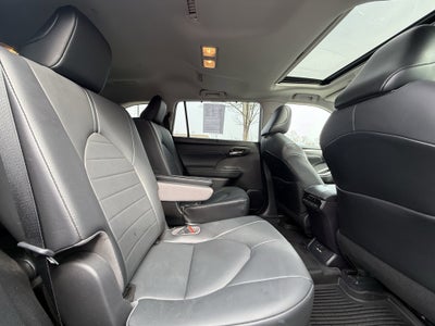 2021 Toyota Highlander Hybrid XLE