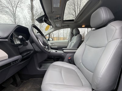2021 Toyota Sienna XLE 7 Passenger