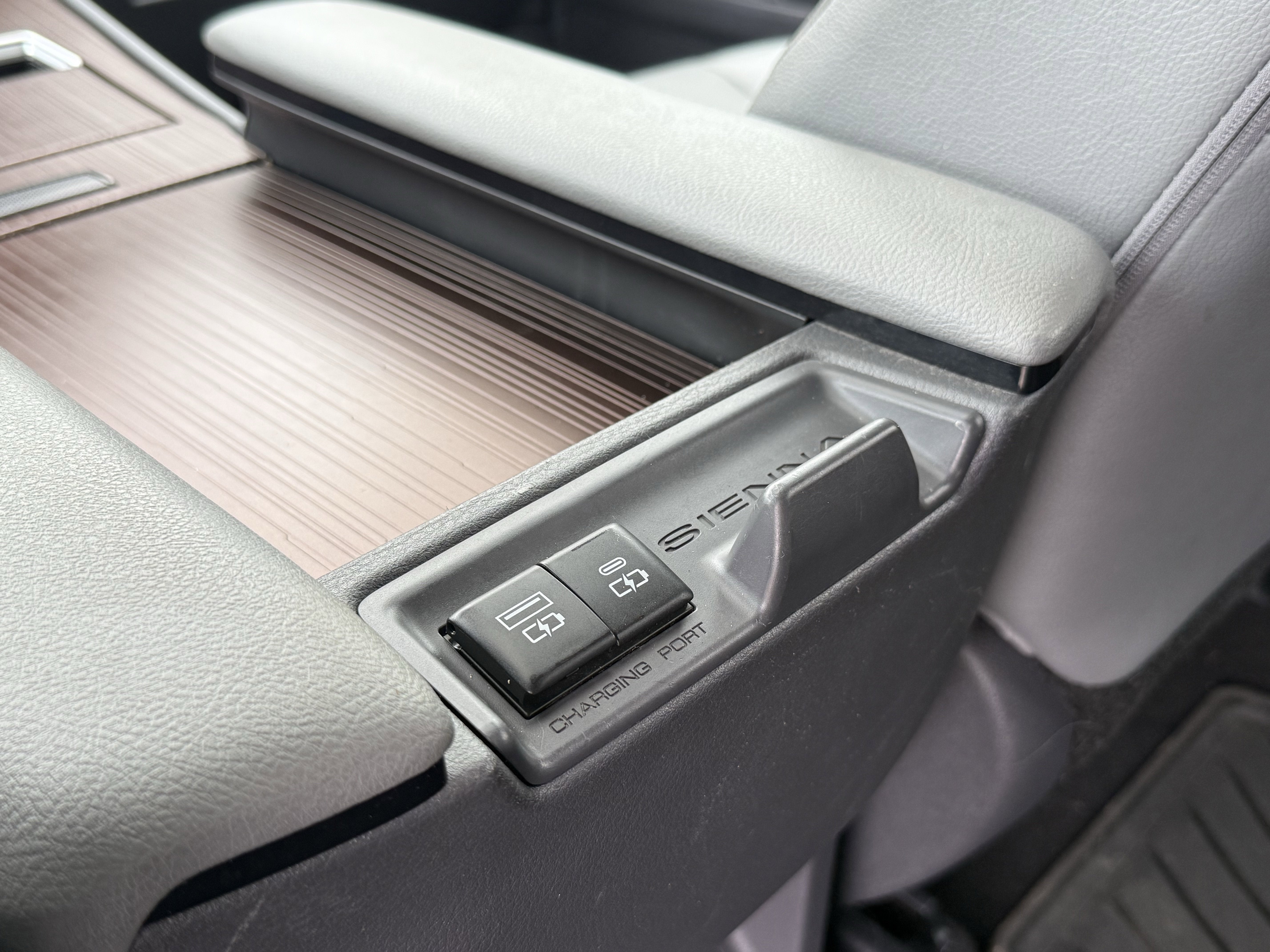 2021 Toyota Sienna XLE 7 Passenger