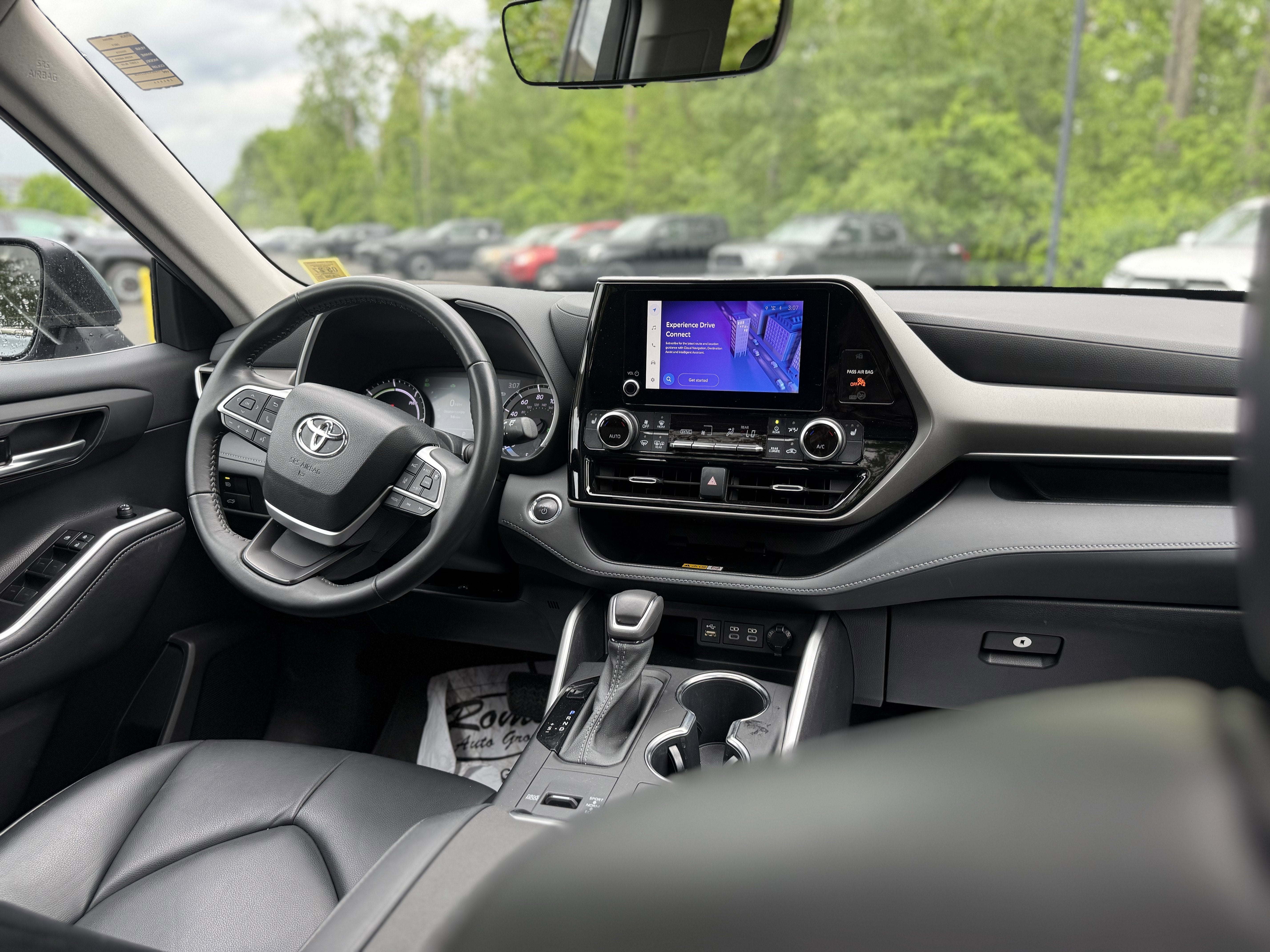 2023 Toyota Highlander Hybrid XLE