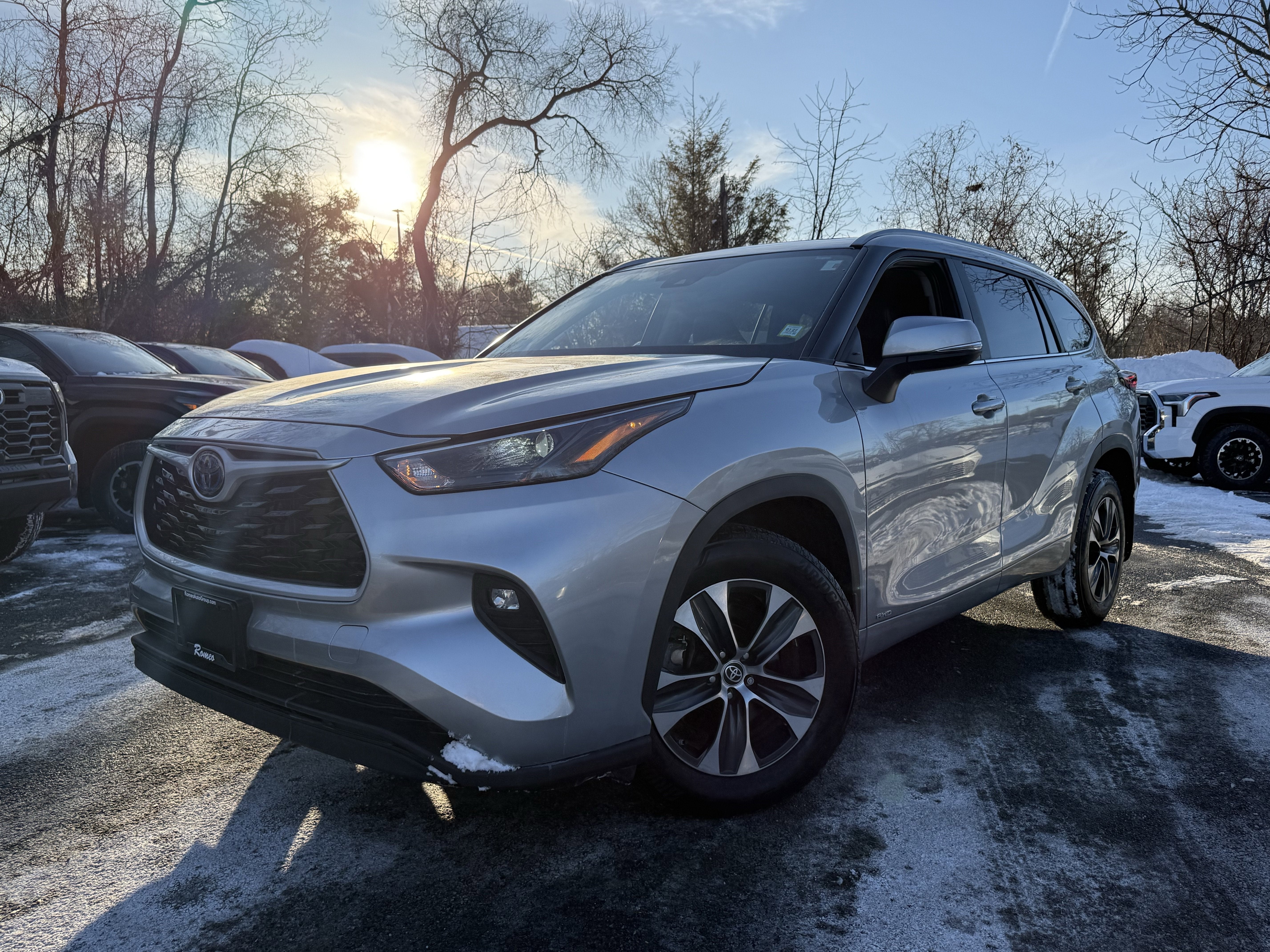 2024 Toyota Highlander Hybrid XLE