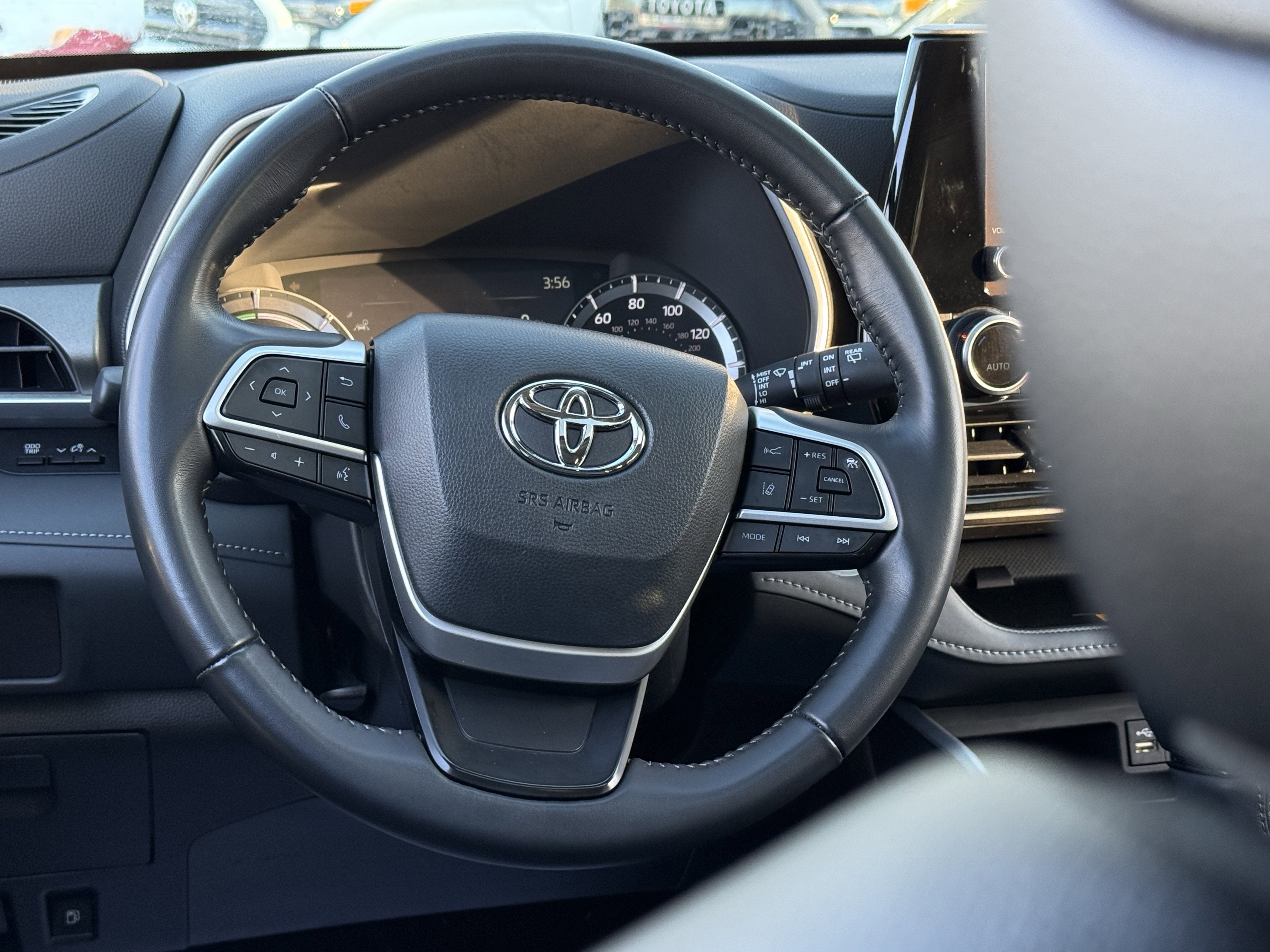 2024 Toyota Highlander Hybrid XLE