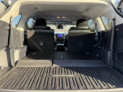 2024 Toyota Highlander Hybrid XLE