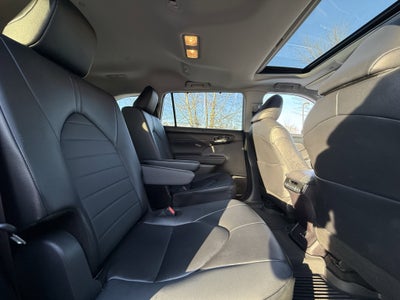 2024 Toyota Highlander Hybrid XLE