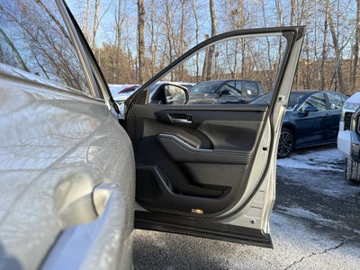 2024 Toyota Highlander Hybrid XLE